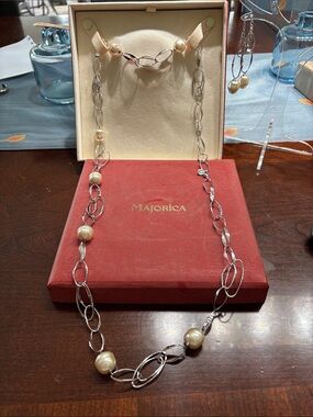 Majorica Silver Chain Necklace with Cream Pearls and earrings